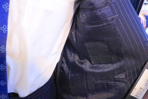 スーツのバッグ