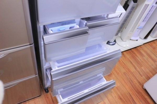 大型冷蔵庫のHITACHI