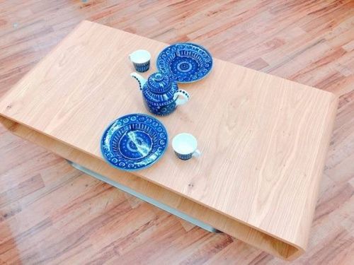 テーブルのTEOMARINA