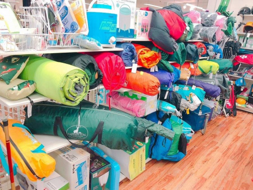 キャンプ用品の中古テント