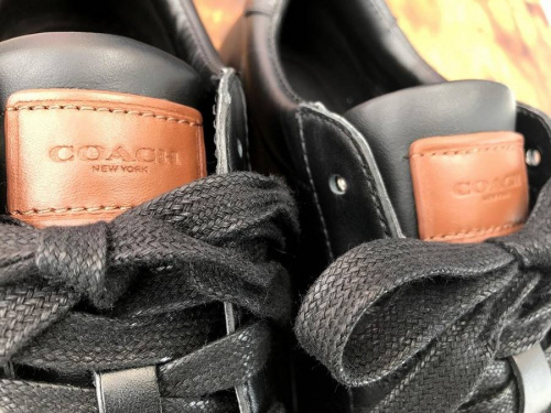 ローカットスニーカーの千葉　ブランド