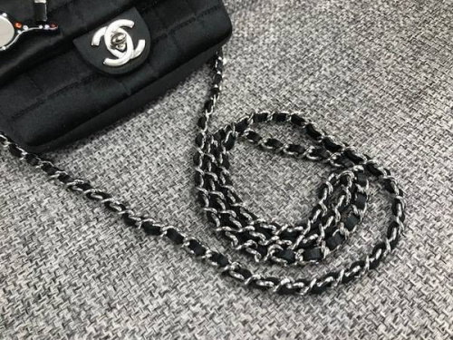 メイクアップのショルダーバッグ
