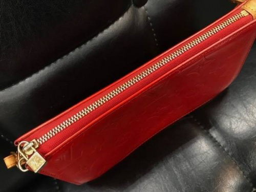 ポーチのLOUIS VUITTON