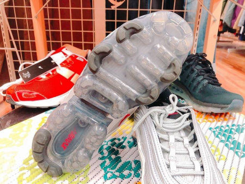 ナイキ　中古　千葉のエアヴェイパーマックス 97