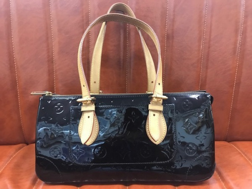 トレファク 千葉 ブランドのヴェルニ