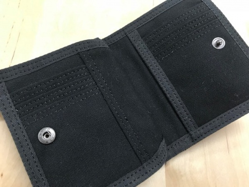 スモーキーの2つ折り財布