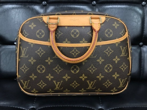 LOUIS VUITTONのハンドバッグ