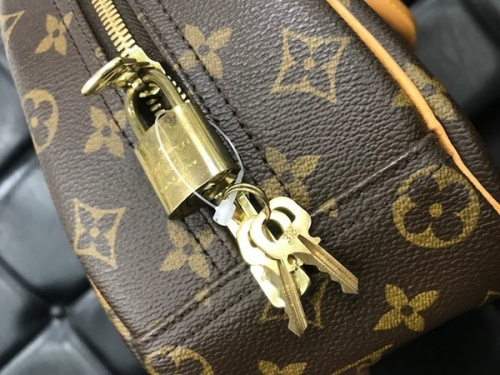 ハンドバッグのモノグラム