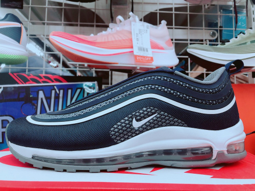 エアマックスのNIKE　ナイキ