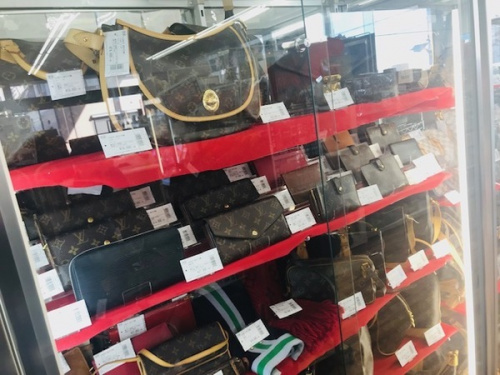 LOUIS VUITTONの財布