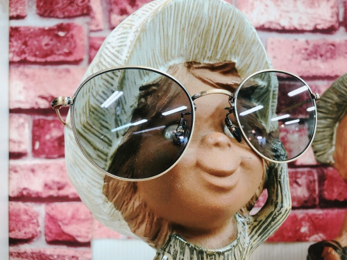 OLIVER PEOPLES　オリバーピープルズ　のMARGARET HOWELL　マーガレットハウエル　