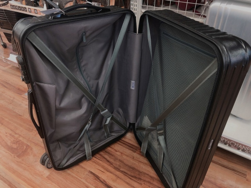 キャリーバッグ　スーツケース　中古のRIMOWA　リモワ　中古