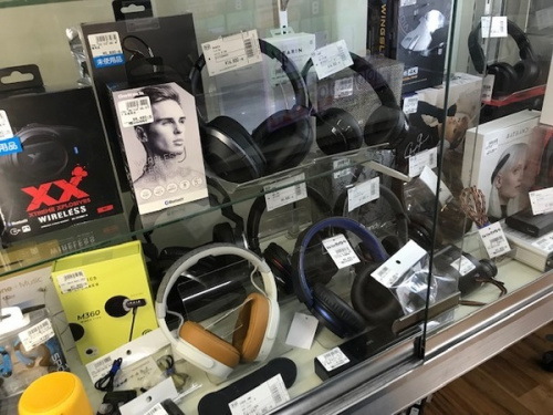 ワイヤレスステレオヘッドセットのJVC