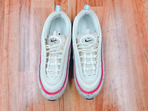 スニーカー　中古のナイキ　スニーカー