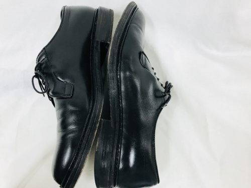 ビジネスシューズのプレーントゥシューズ