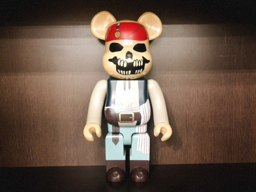 ディズニー　ベアブリックのパイレーツオブカリビアン