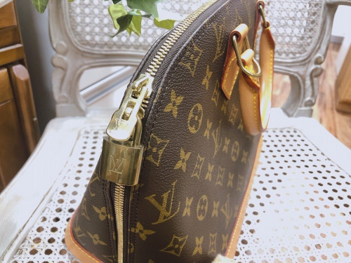 ルイヴィトン　アルマのルイヴィトン　モノグラム