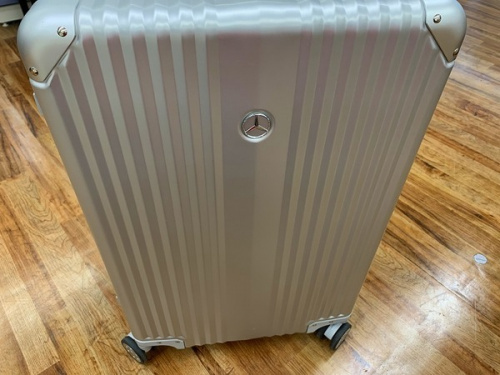 mercedes-benz　中古のキャリーバッグ　中古