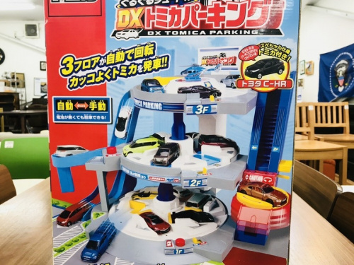 トミカのシルバニアファミリー