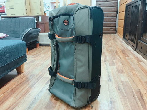ティンバー　中古のキャリーバッグ　中古