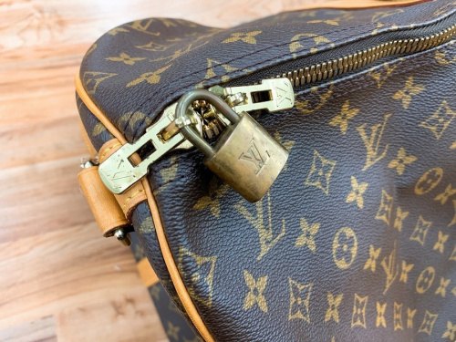 LOUIS VUITTON　ルイヴィトンのモノグラム　ボストンバック