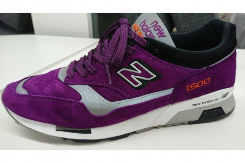 スニーカーのNEW BALANCE　