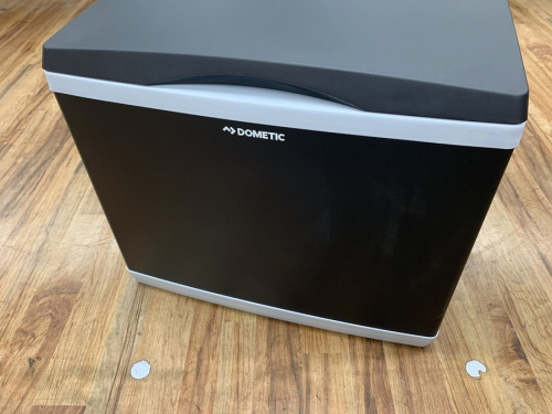 千葉　市川　船橋　江戸川　墨田　葛飾　幕張　フリーザー　中古　買取のDOMETIC　中古