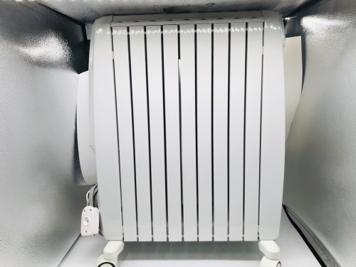 オイルヒーターのDeLonghi　QSD0915-WH　2014年製