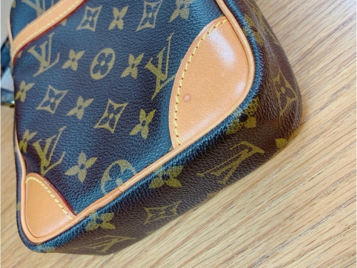 モノグラム　中古　買取のショルダーポーチ