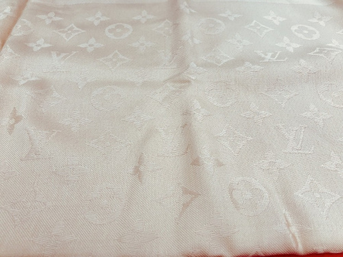 ストールのモノグラム