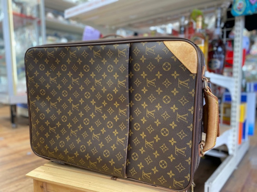 ルイヴィトン LOUIS VUITTONのキャリーバッグ スーツケース 中古
