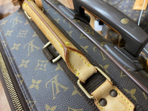 キャリーバッグ スーツケース 中古のブランド キャリーバッグ