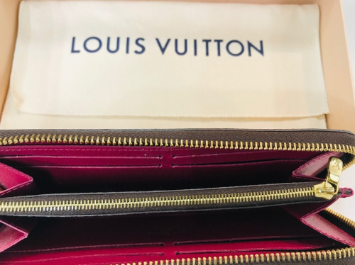 ルイヴィトン　LOUIS VUITTONの長財布　中古
