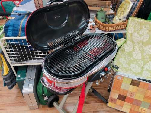 ロードトリップグリルのコールマン　キャンプ用品