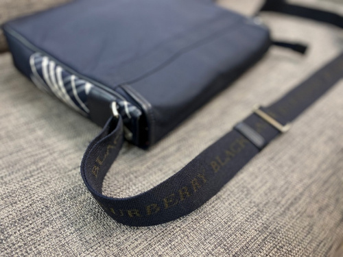 ショルダーバッグ　メンズのバーバリーブラックレーベル　BURBERRY BLACK LABEL