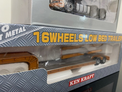 16輪中低重量物運搬用トレーラーの内宮運輸機工　ミニカー　中古