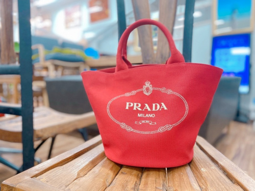 千葉　市川　船橋　江戸川　墨田　葛飾　幕張　中古　小物　買取　ブランドのPRADA　プラダ