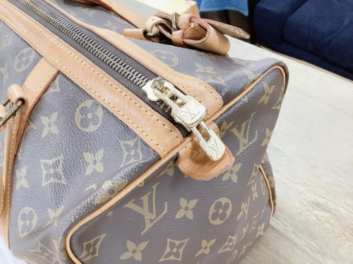 モノグラムのルイ　ヴィトン　LOUIS VUITTON