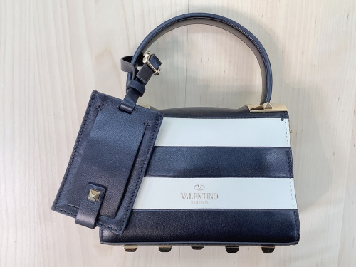 ブランド　バッグ　中古の２WAYショルダー　市川