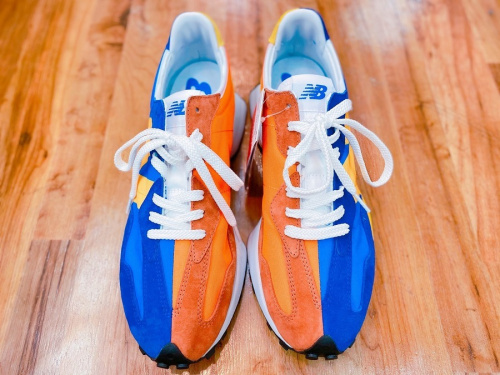 スニーカーのNEW BALANCE
