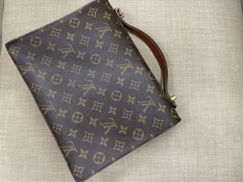 LOUIS VUITTON(ルイヴィトン)のモンソー モノグラム