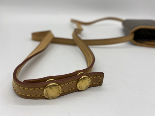 ヴィトン モノグラム