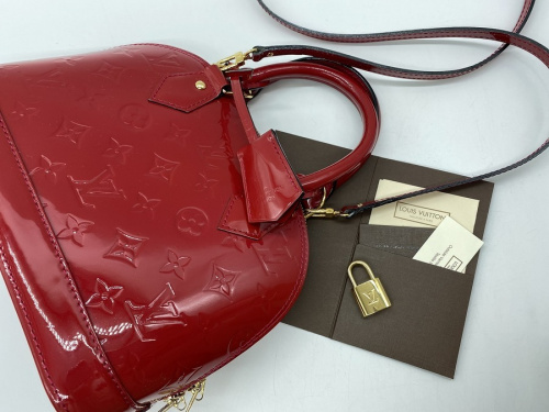 ブランド・ラグジュアリーのルイヴィトン LOUIS VUITTON