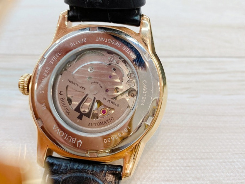 腕時計　中古のBULOVA　ブローバ