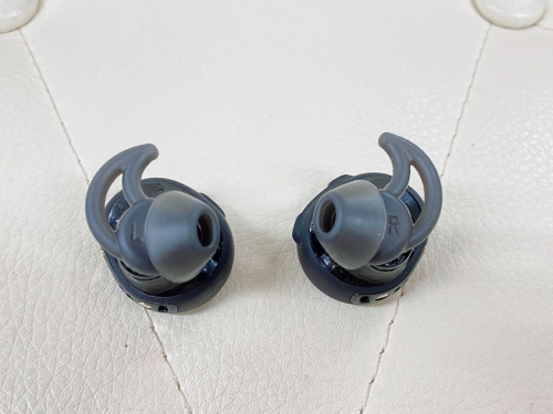 ワイヤレスヘッドホン　BOSEのイヤホン　中古　BOSE