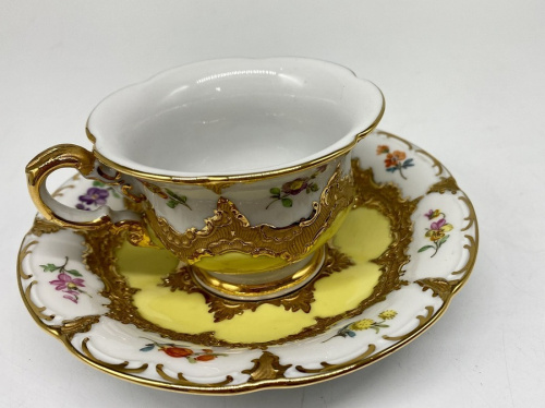 Meissen　マイセンのカップ&ソーサー宮廷の小花　グランツゴールド