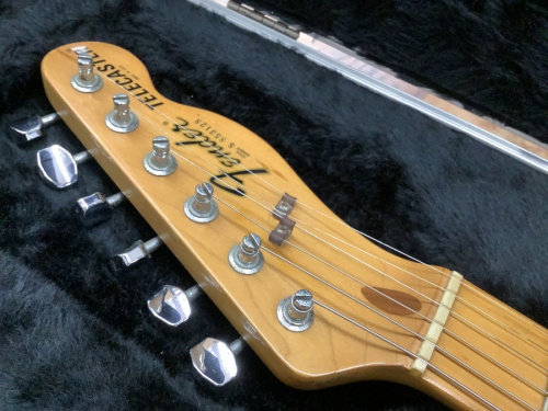 ギターのFENDER