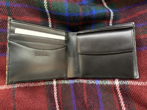 財布 ギフトの二つ折り財布 レザー財布