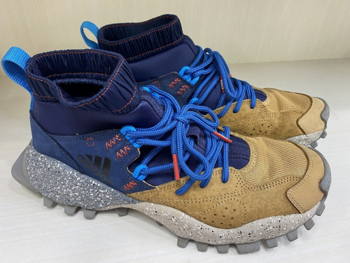 千葉　市川　船橋　江戸川　墨田　葛飾　幕張　中古　衣類　買取のスニーカー　中古