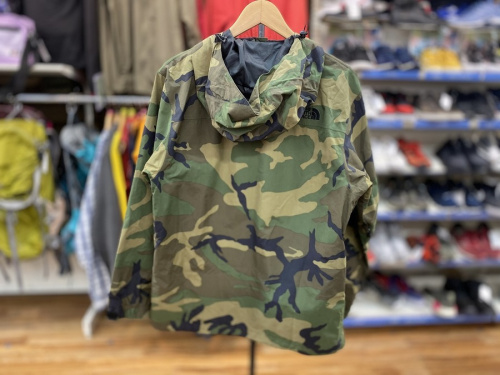 ノースフェイス スクープジャケット カモフラのTHE NORTH FACE ノースフェイス